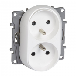 Legrand NILOE Gniazdo podwójne z uziemieniem 2x2P+Z białe 764542